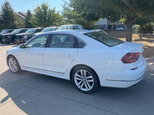 2017 Volkswagen Passat 1.8T SEL Premium