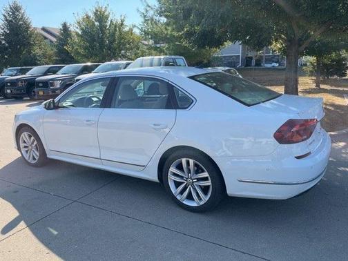 2017 Volkswagen Passat 1.8T SEL Premium