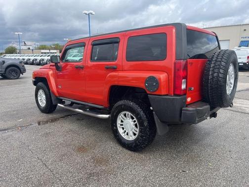 2009 Hummer H3 Base