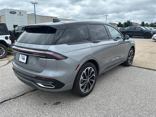 2025 Lincoln Nautilus Reserve