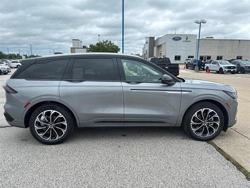 2025 Lincoln Nautilus Reserve