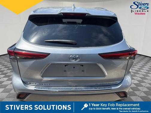 Celestial Silver Metallic 2022 Toyota Highlander Platinum