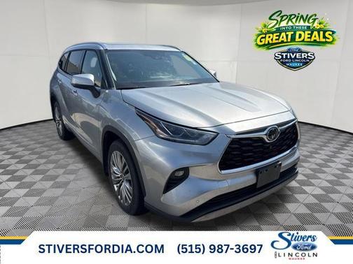 Celestial Silver Metallic 2022 Toyota Highlander Platinum
