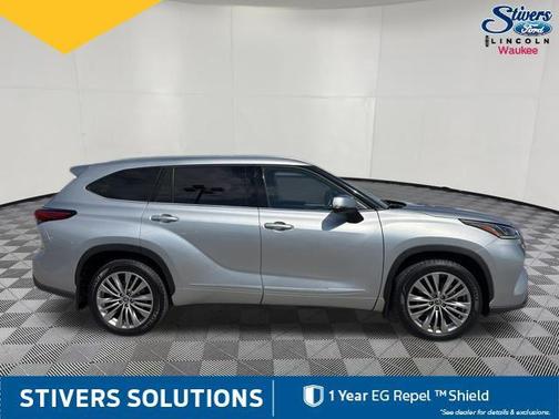 Celestial Silver Metallic 2022 Toyota Highlander Platinum