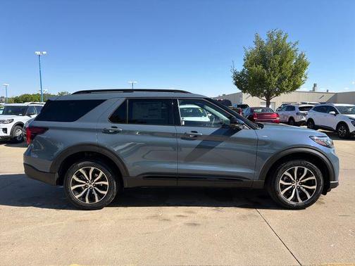 Vapor Blue Metallic 2026 Ford Explorer ST-Line