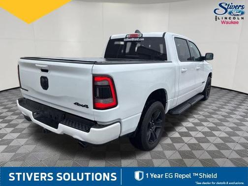 Ivory White Tri-Coat Pearlcoat 2022 RAM 1500 Sport