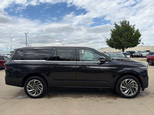 Starlight Gray Premium Colorant 2026 Lincoln Navigator Reserve