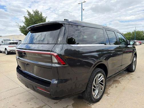 Starlight Gray Premium Colorant 2026 Lincoln Navigator Reserve