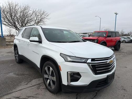 2023 Chevrolet Traverse LT Leather