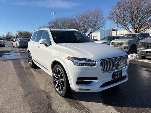 2023 Volvo XC90 B6 Plus 6-Seater