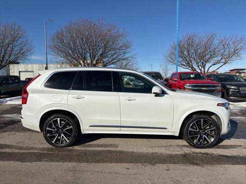 2023 Volvo XC90 B6 Plus 6-Seater