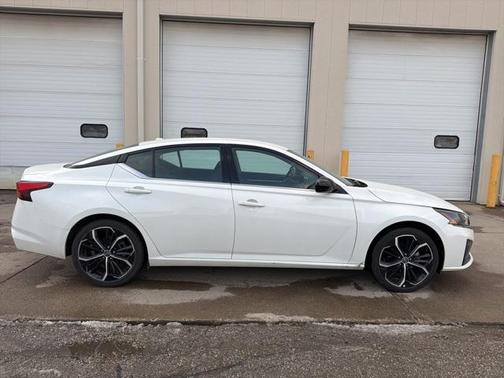 2024 Nissan Altima SR FWD