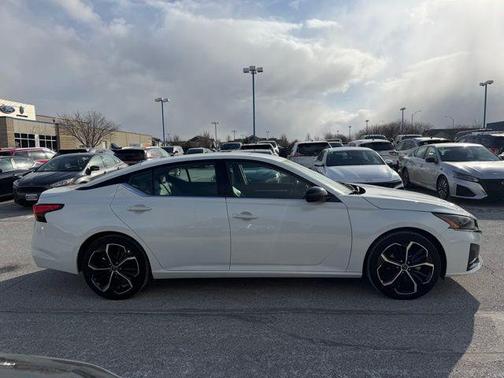 2024 Nissan Altima SR FWD