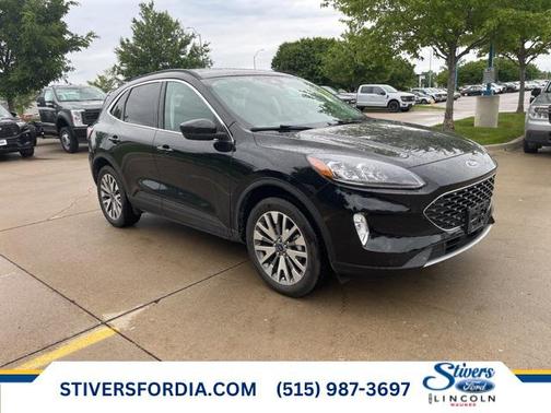 2022 Ford Escape Titanium