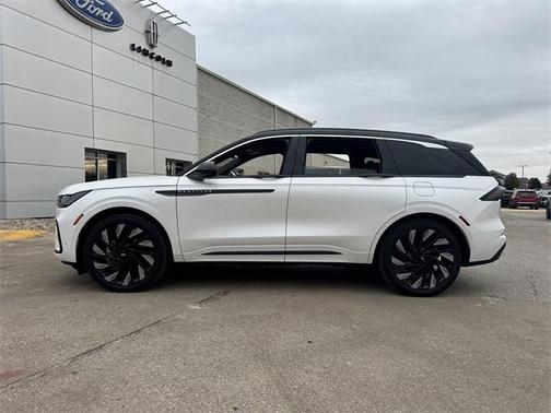 2024 Lincoln Nautilus Black Label