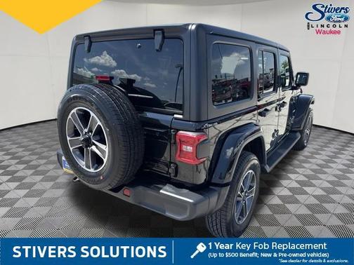 Black Clearcoat 2023 Jeep Wrangler 4-Door Sahara 4x4