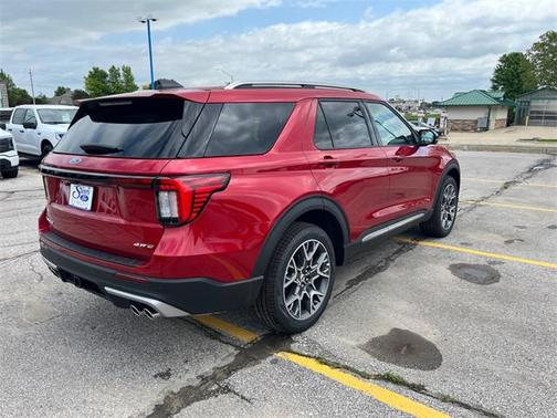 2025 Ford Explorer Platinum
