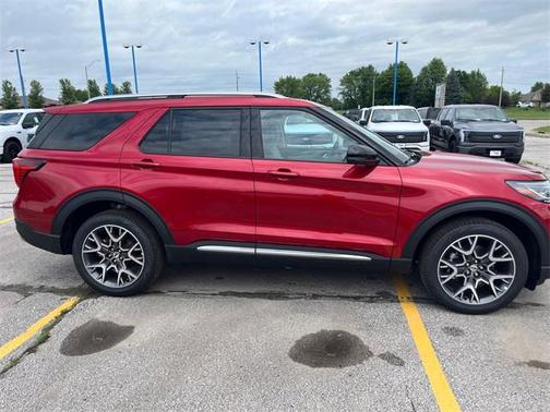 2025 Ford Explorer Platinum