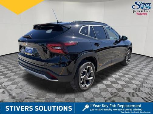 Mosaic Black Metallic 2024 Chevrolet Trax LT