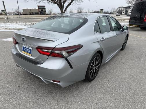 2024 Toyota Camry Hybrid SE