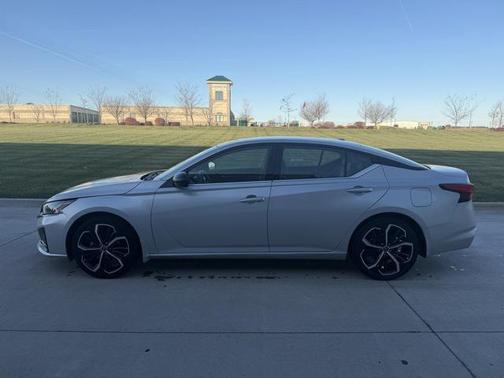 2024 Nissan Altima SR FWD