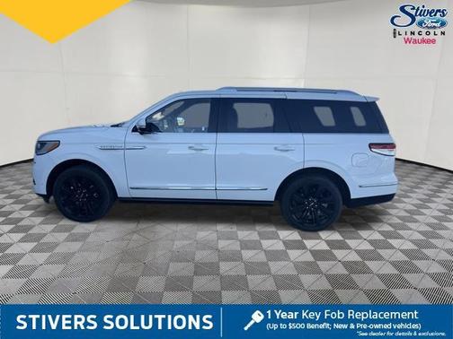 Pristine White Metallic Tri-Coat 2023 Lincoln Navigator Reserve