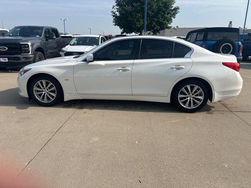 2017 INFINITI Q50 3.0T Premium