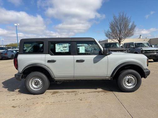 Avalanche Gray 2026 Ford Bronco Base