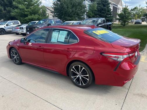2019 Toyota Camry Hybrid SE