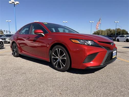 2019 Toyota Camry Hybrid SE