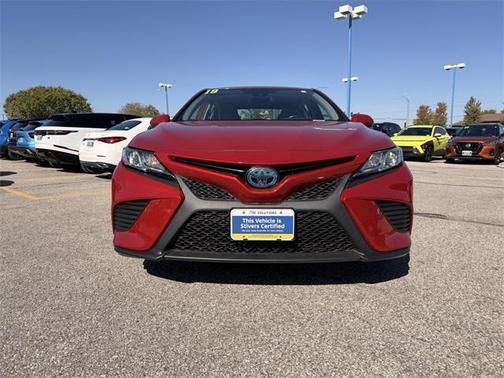 2019 Toyota Camry Hybrid SE