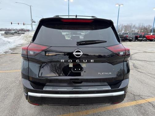 2025 Nissan Rogue Platinum