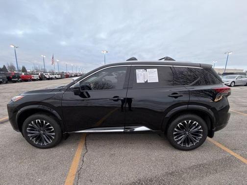 2025 Nissan Rogue Platinum