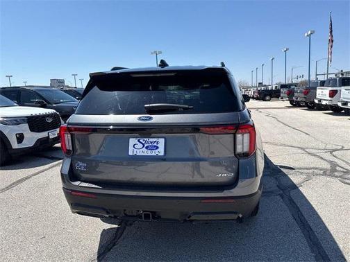 2025 Ford Explorer ST-Line