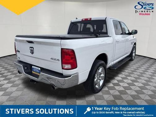 Bright White Clearcoat 2019 RAM 1500 Big Horn