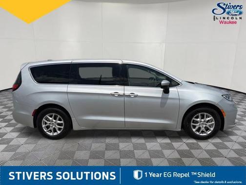 Silver Mist Clearcoat 2023 Chrysler Pacifica Touring L