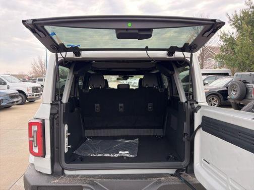 Avalanche Gray 2026 Ford Bronco Outer Banks