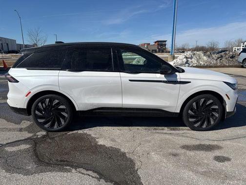 2024 Lincoln Nautilus Reserve