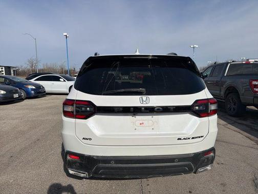 2025 Honda Pilot Black Edition