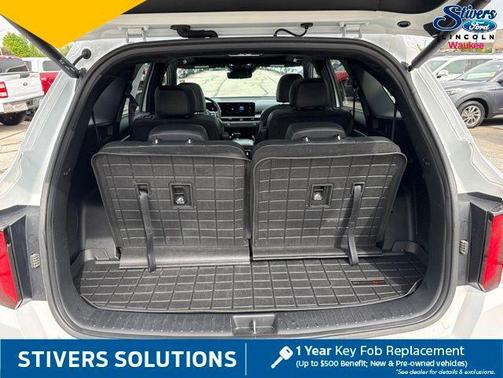 Glacial White Pearl 2024 Kia Sorento SX