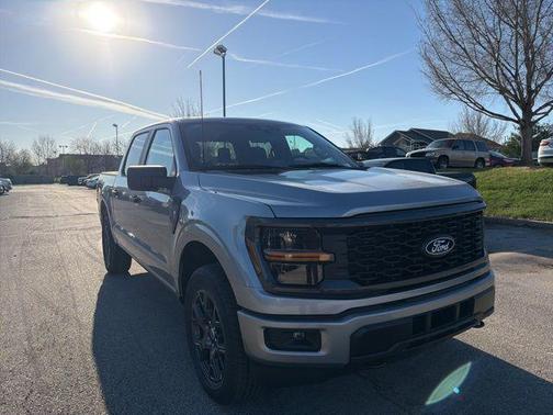 Agate Black Metallic 2026 Ford F-150 XLT