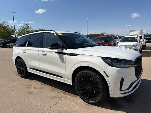 Pristine White Metallic Tri-Coat 2026 Lincoln Aviator Reserve AWD