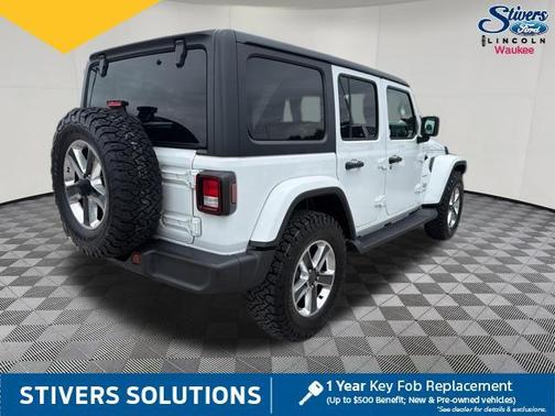 Bright White Clearcoat 2021 Jeep Wrangler Unlimited Sahara