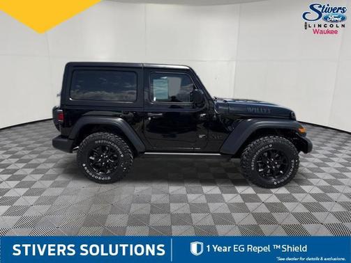 Black Clearcoat 2022 Jeep Wrangler Willys