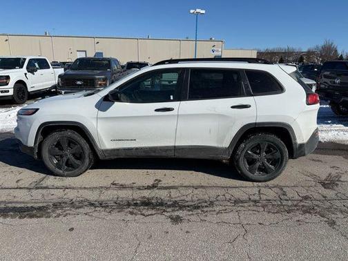2017 Jeep Cherokee Sport