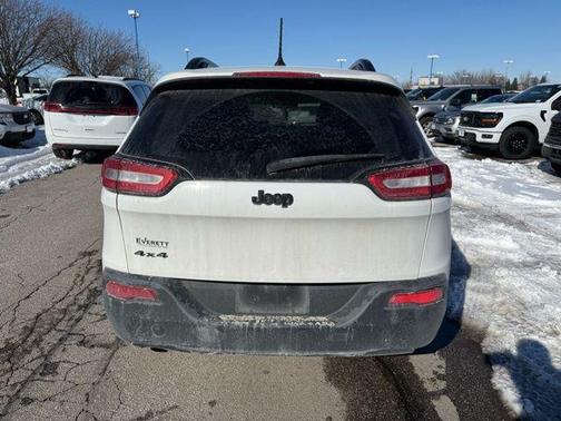 2017 Jeep Cherokee Sport