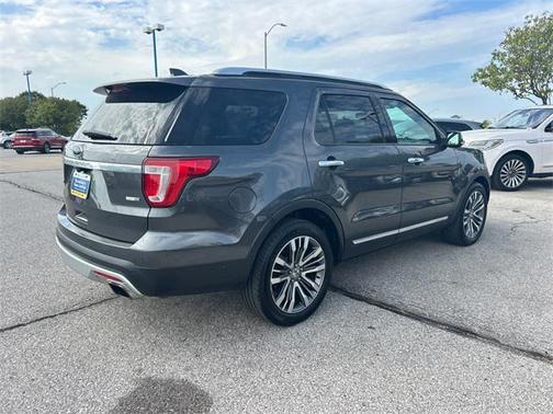 2017 Ford Explorer Platinum
