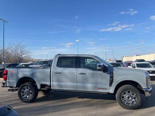Glacier Gray Metallic Tri-Coat 2026 Ford F-250 Lariat