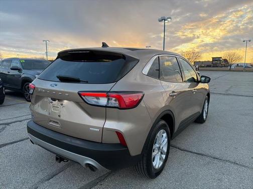 2020 Ford Escape SE