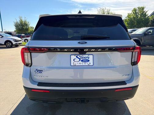 Space White Metallic 2026 Ford Explorer Active